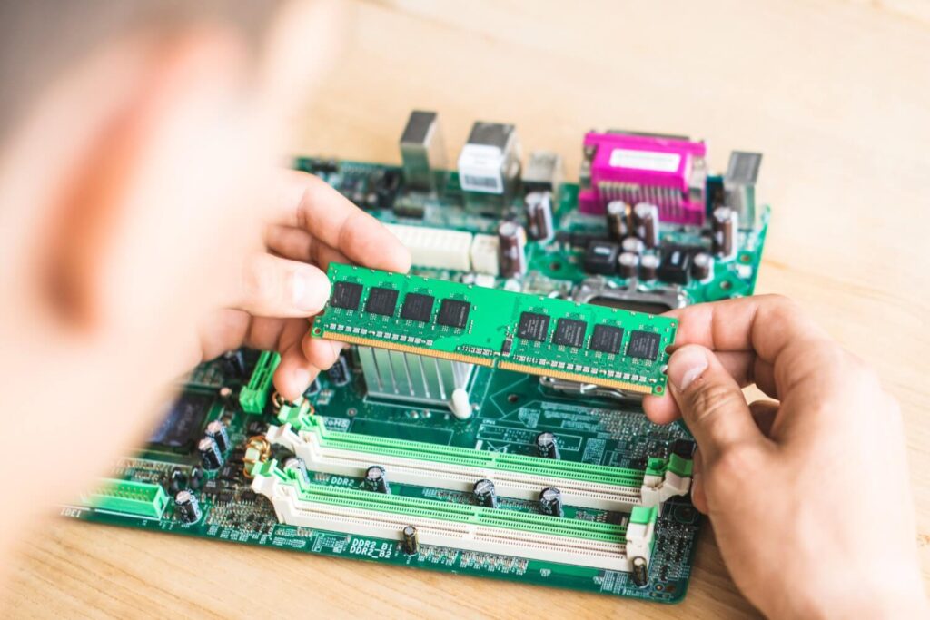 Função da Memória RAM: O que é e para que ela serve? Função da Memória RAM: Para que ela serve?