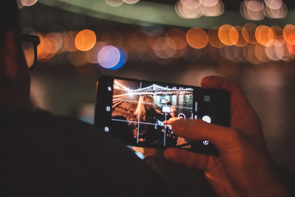 Câmera do Poco X8 Pro é boa para fotos noturnas?